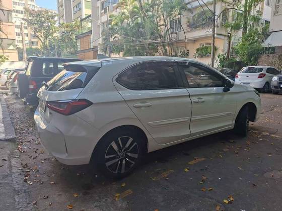 HONDA CITY 1.5 i-VTEC FLEX HATCH TOURING CVT HONDA CITY 1.5 i-VTEC FLEX HATCH TOURING CVT